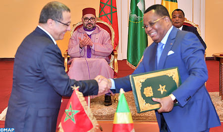 Photo of SM le Roi et le Chef de l’Etat congolais président la cérémonie de signature de plusieurs accords de coopération