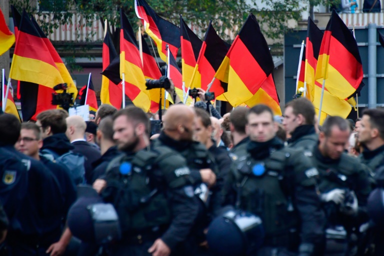 Photo of Allemagne : 18 blessés à Chemnitz, toujours sous tension