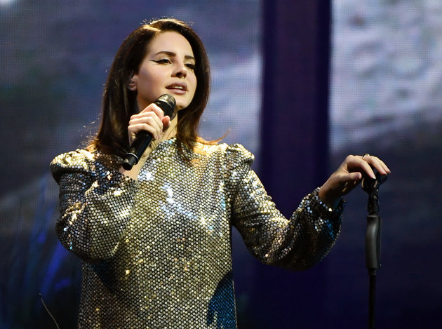 Photo of Lana Del Rey annule son concert en Israël