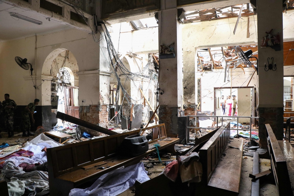 Photo of Attentats au Sri Lanka : Le bilan s’alourdit à plus 200 morts … Un mouvement islamiste pourrait être derrière l’histoire !