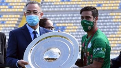 Photo of Lekjaa remet le « Trophée de Champion » au Raja de Casablanca !