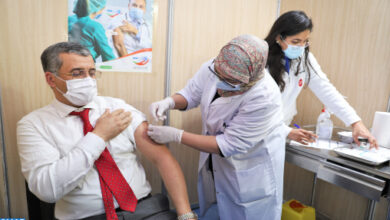 Photo of Les professionnels de la santé se font vacciner contre la Covid-19 à Rabat