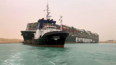 Photo of Égypte : Le Canal de Suez bloqué par un porte-conteneurs géant qui s’est échoué !