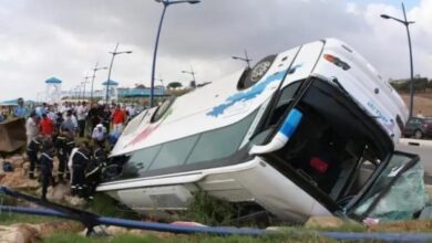 Photo of Accident : Deux morts et 30 blessés dans le renversement d’un autocar à Kénitra !