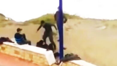 Photo of Les membres des forces auxiliaires filmés en train d’agresser physiquement une autre personne, identifiés et interpellés !