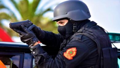 Photo of Un policier use de son arme pour interpeller un récidiviste à Laâyoune !