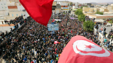 Photo of Les tunisiens se manifestent contre le coup d’Etat de Kais Saied :