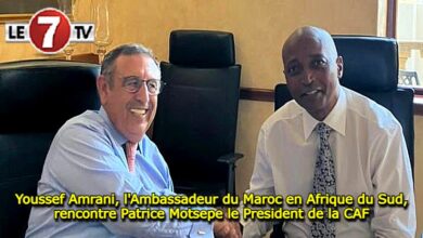 Photo of Youssef Amrani, l’Ambassadeur du Maroc en Afrique du Sud, rencontre Patrice Motsepe, le President de la CAF !