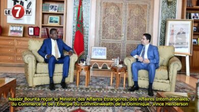 Photo of Nasser Bourita reçoit le Ministre des Affaires Étrangères, des Affaires Internationales, du Commerce et de l’Énergie du Commonwealth de la Dominique, Vince Henderson